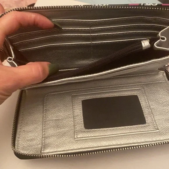 NWT black multi wristlet wallet - Picture 4 of 8